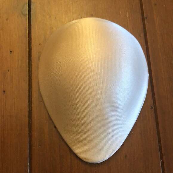 NEARLY ME CASUAL 430 NON-WEIGHTED FOAM OVAL BREAST PROSTHESIS - Picture 8 of 10